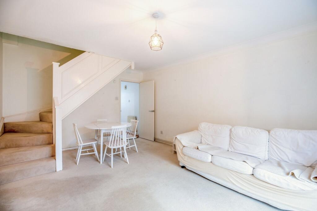 Living Room (2)