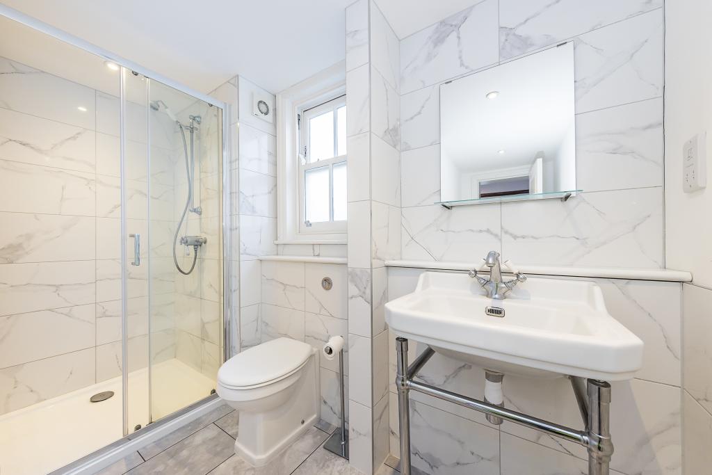 En-suite bathroom