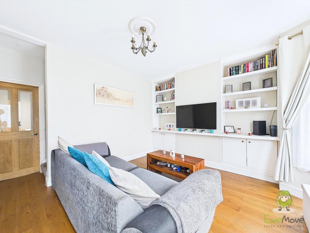 CAM01543G0-PR0121-STILL011