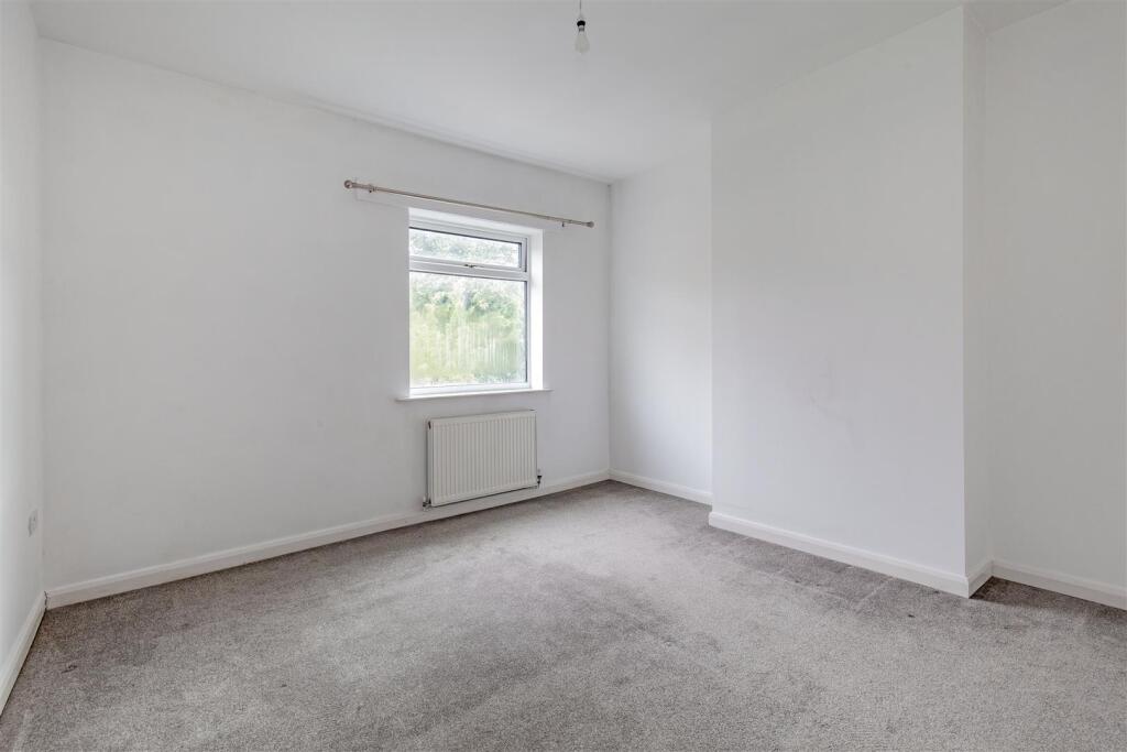 Bedroom 1-1.jpg