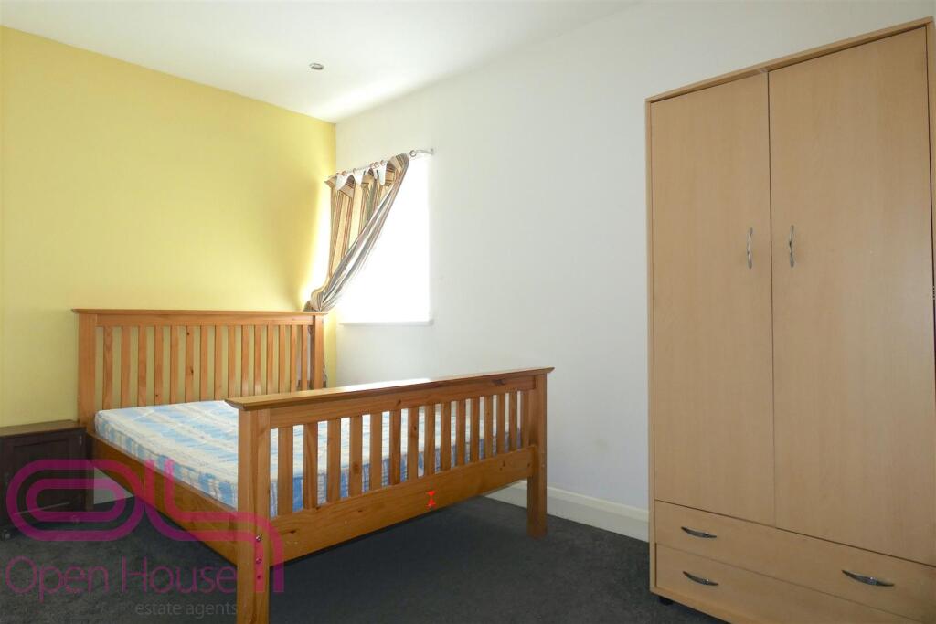 Bedroom 2-2.jpg