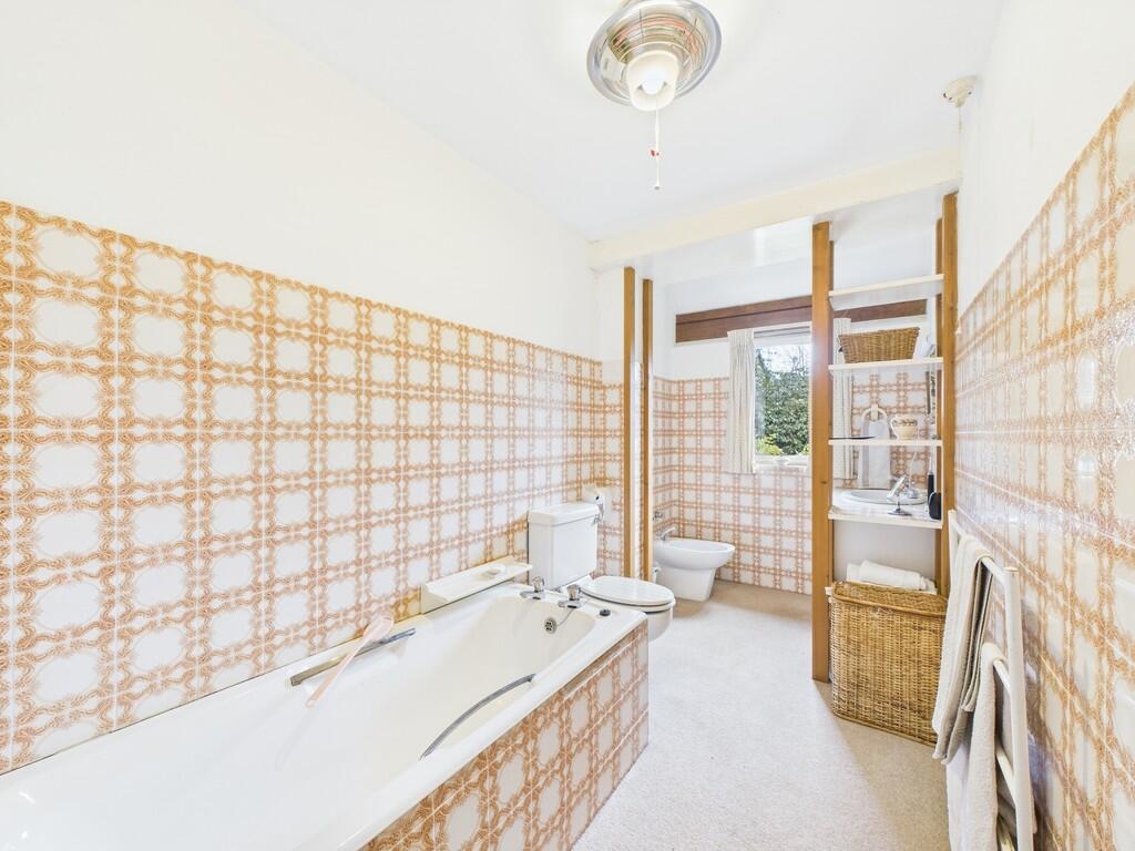 CAM04018G0-PR0192...