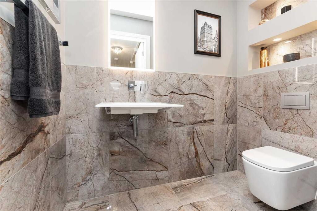 Lower Level WC