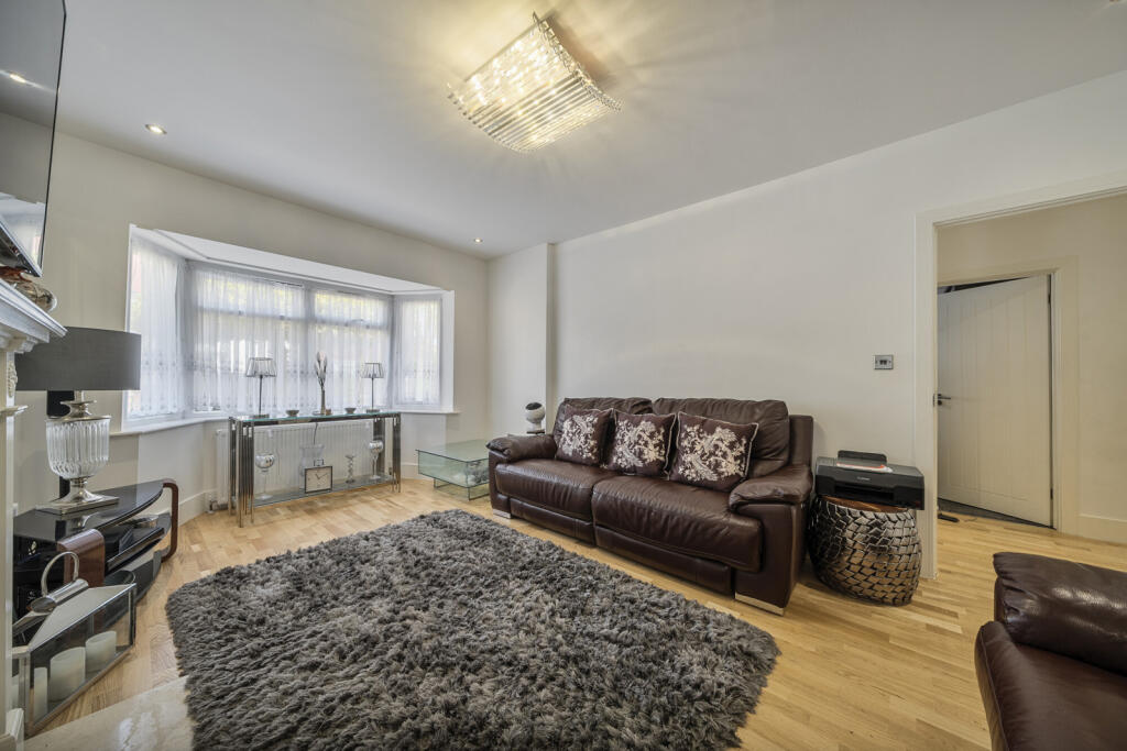 1305841-7-684c04c...