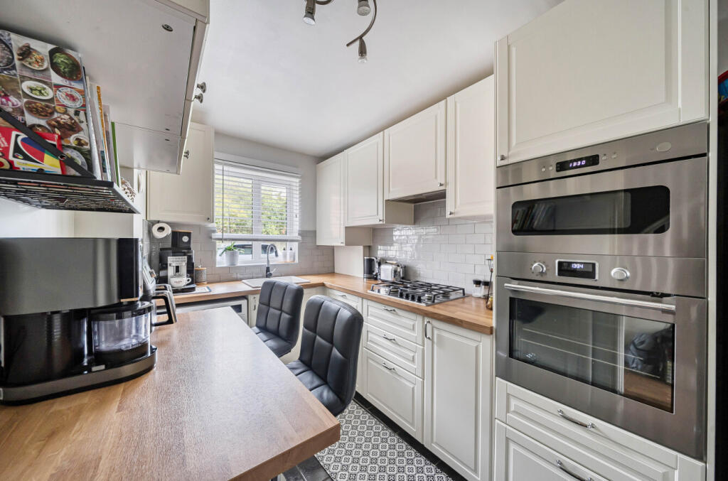 1345688-24-68b06a...