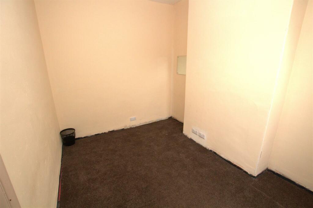 Bedroom 2.jpg