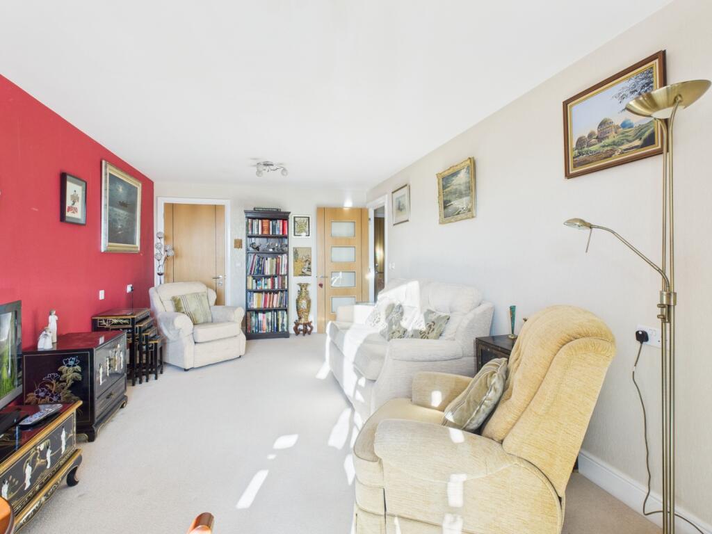 CAM04922G0-PR0072-STILL004