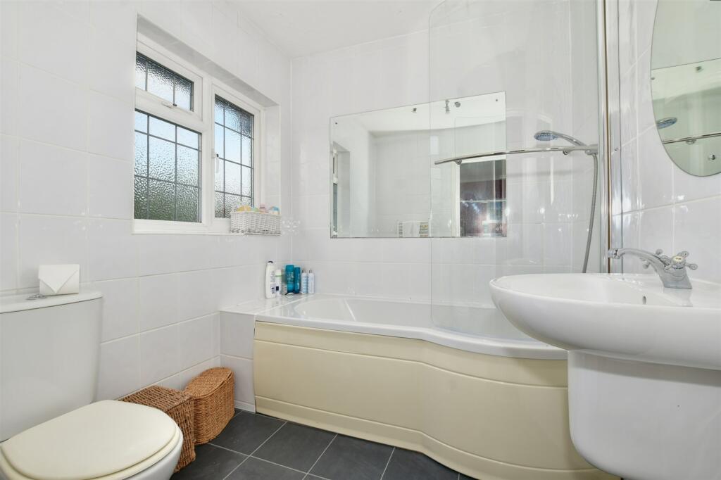 En-Suite Bathroom