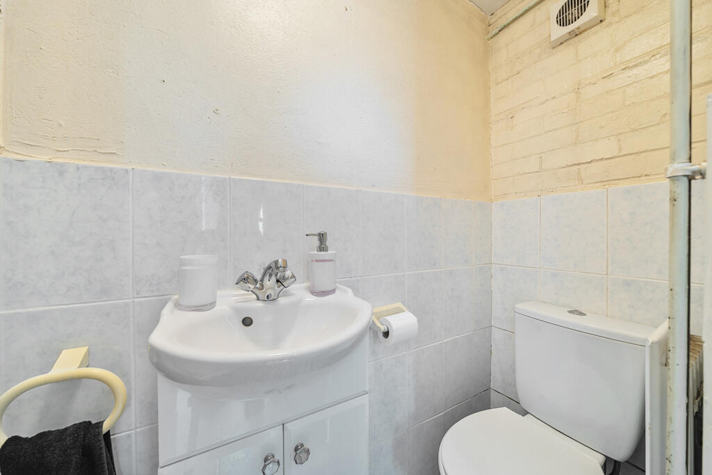 8-1306712-8-6855a...