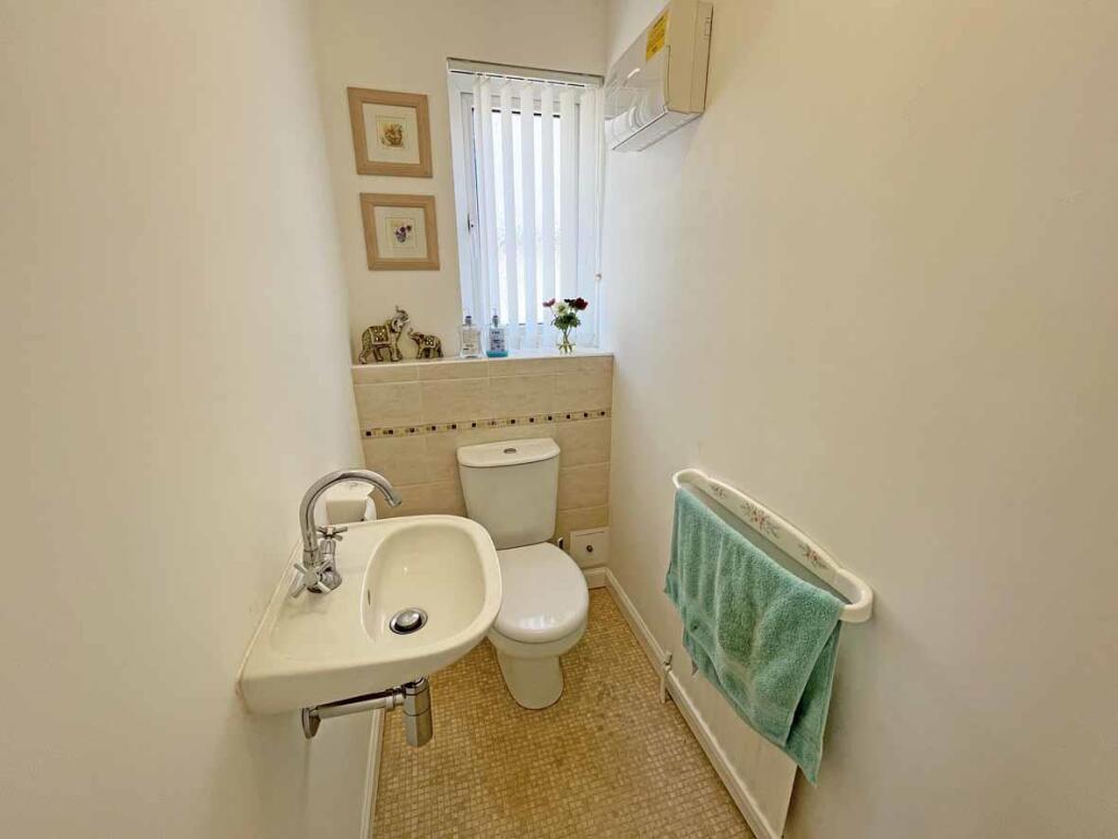 Eastcote Close 4 WC.jpg