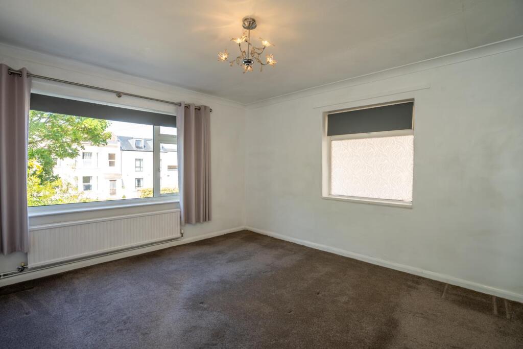 Bedroom 1.jpg