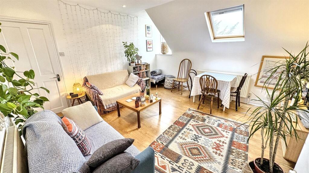 Open Plan Living/Kitchen Area