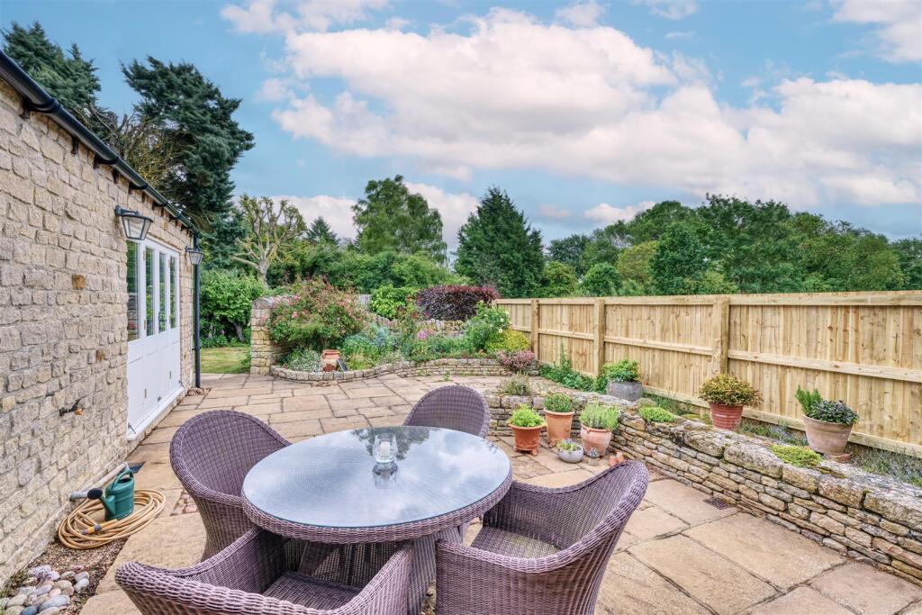 1-The Lawns Fotheringhay-1.jpg