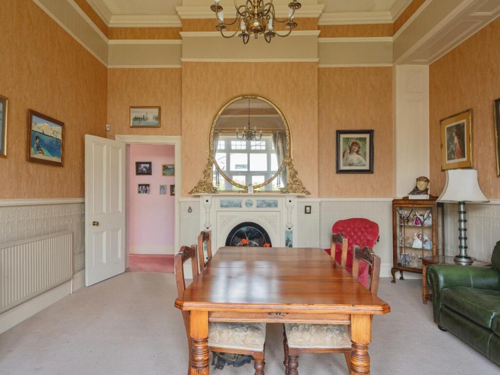 Dining Room/Bedroom 3