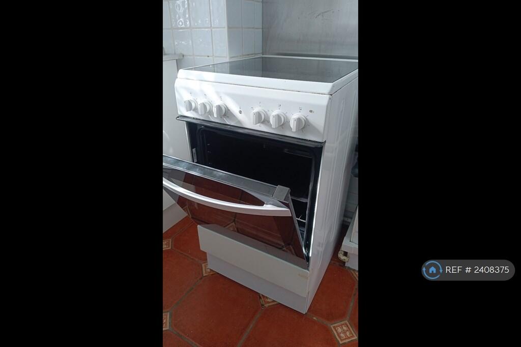 Cooker With Oven 