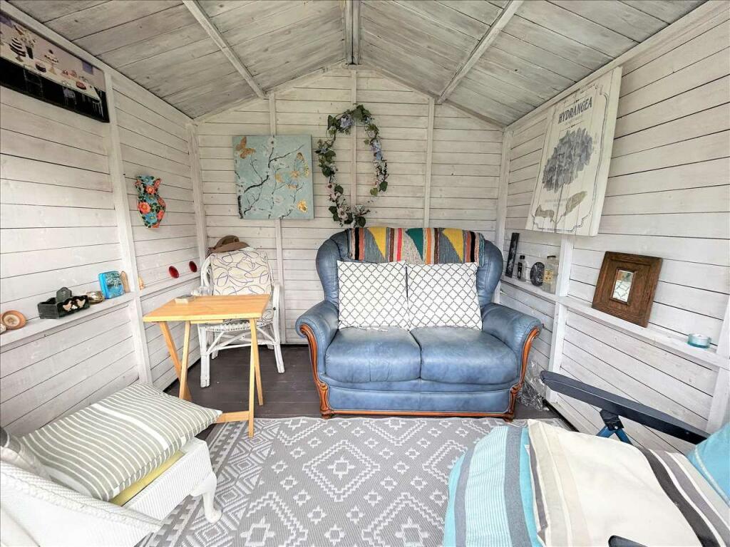 SUMMER HOUSE