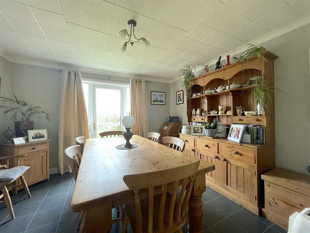 Dining Room (1).jpeg