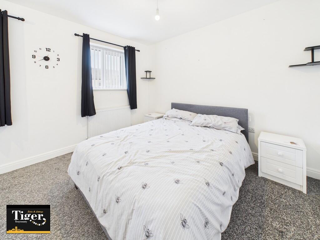 CAM02176G0-PR0726...