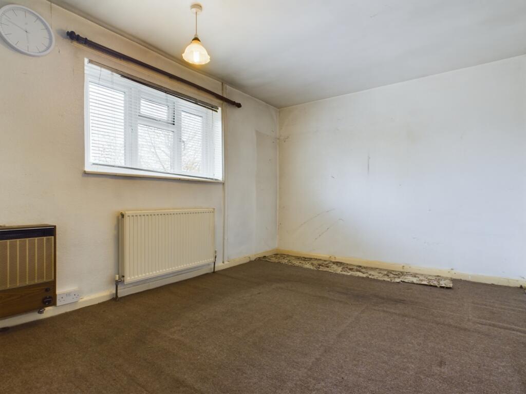 CAM01740G0-PR0296-STILL010