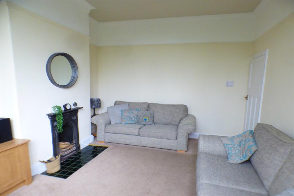Lounge 3