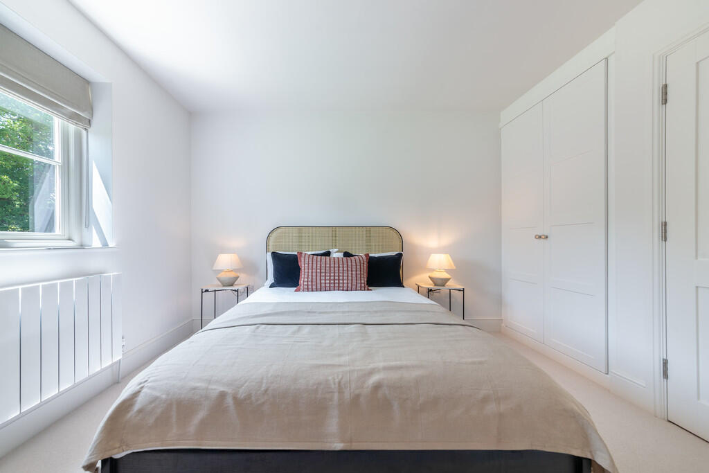 Barnfield Shaw-Re...