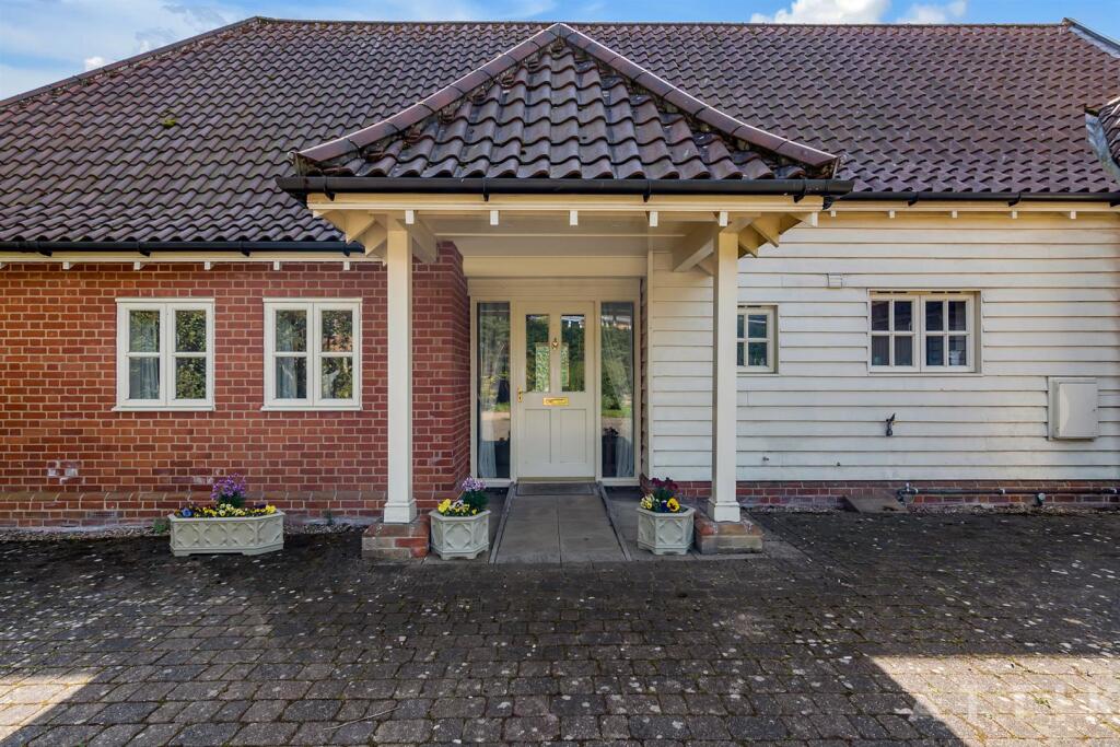 2 Hanbury Close, Halesworth IP19 8DG (9).jpg