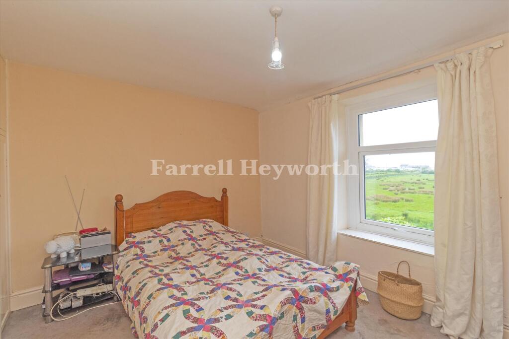 Bedroom 1 T202510091201.jpg