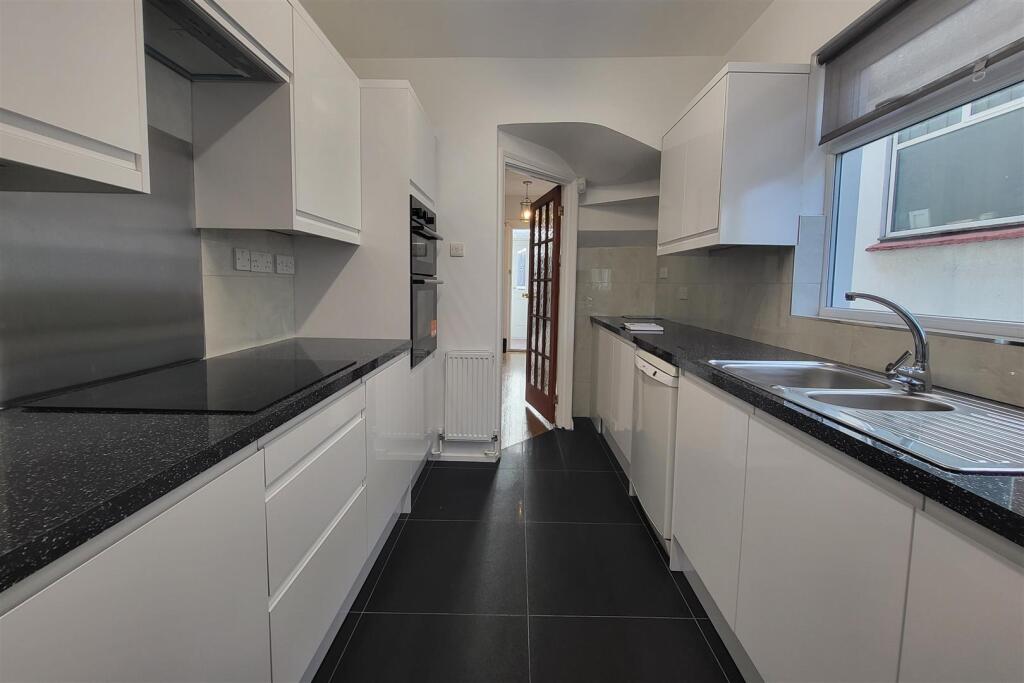 KITCHEN (pic 2)