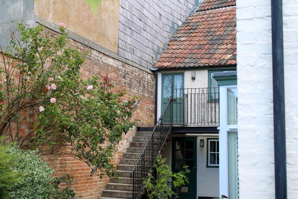 Mums flat pics_IMG_2070.jpg