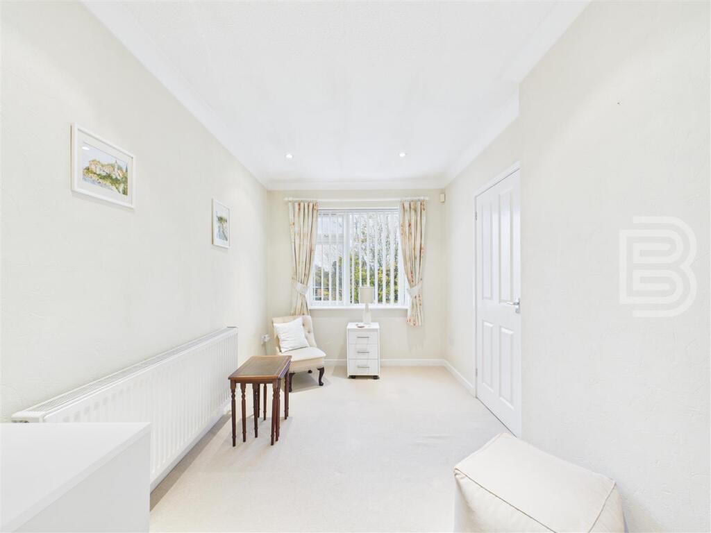 Bedroom 4 - Sitting Room.jpg