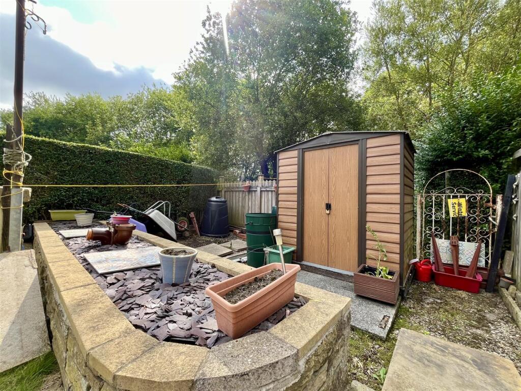 Bramleys Estate Agents - Thorn View - Elland (8).j