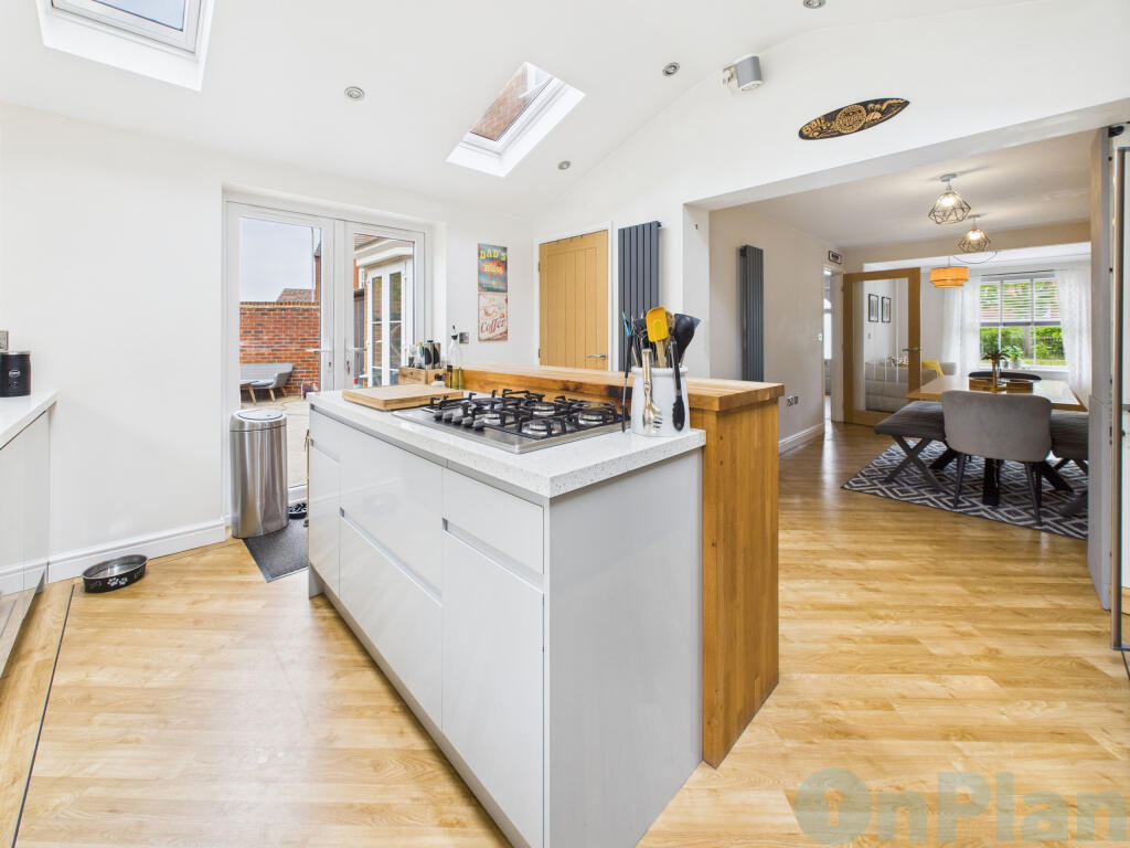 CAM04024G0-PR0029-STILL034