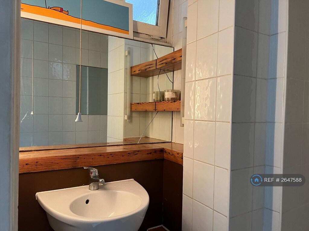 Bedroom 3 Ensuite