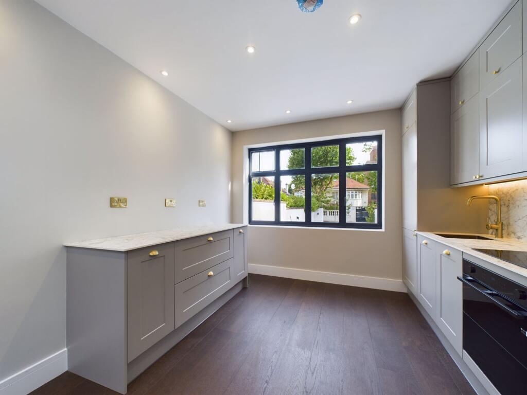 OPEN PLAN KITCHEN