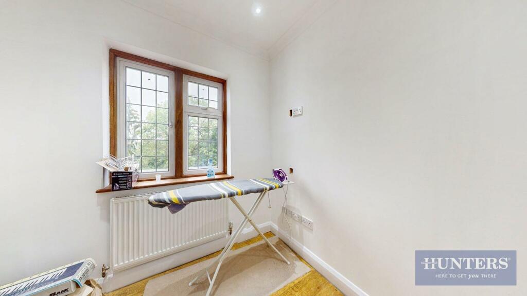 Pramukh Krupa, Chorleywood Road - Cd5bOY0TlMNJKG77