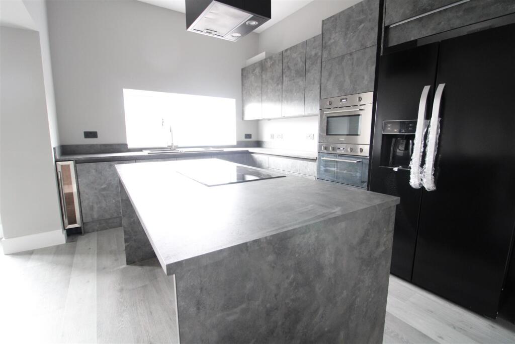 KITCHEN &amp; DINING
