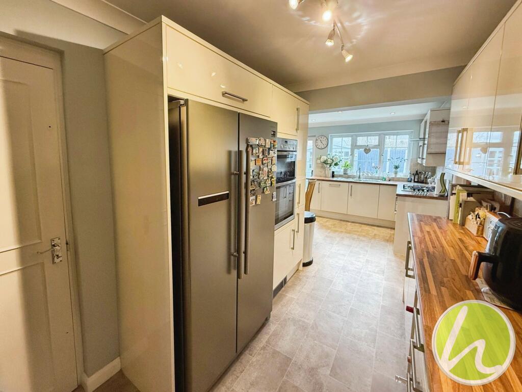 Kitchen/ Dining Area