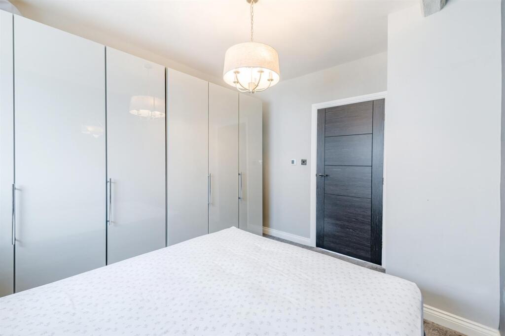 8654036-interior41.jpg