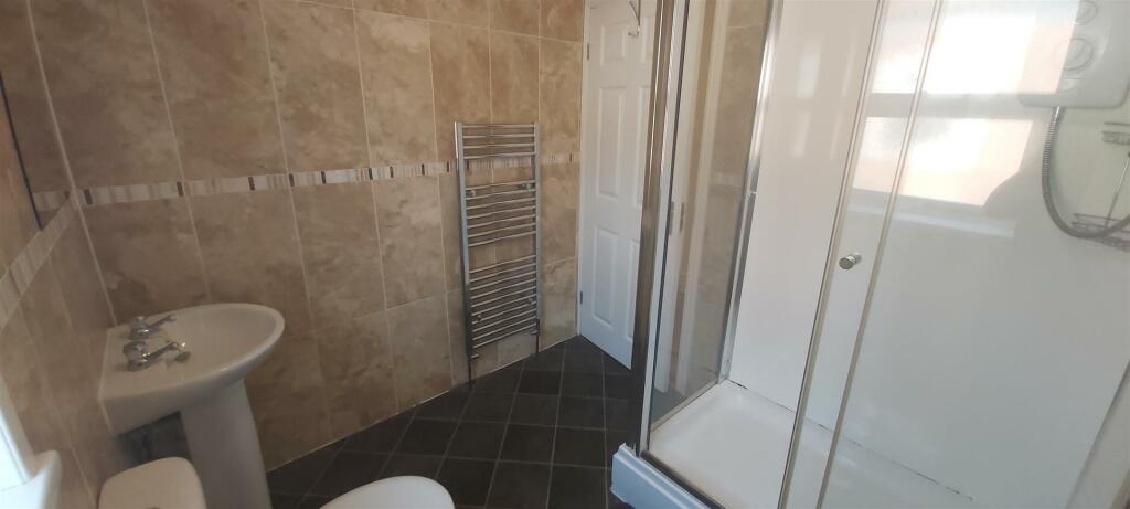Shower room (3).jpg