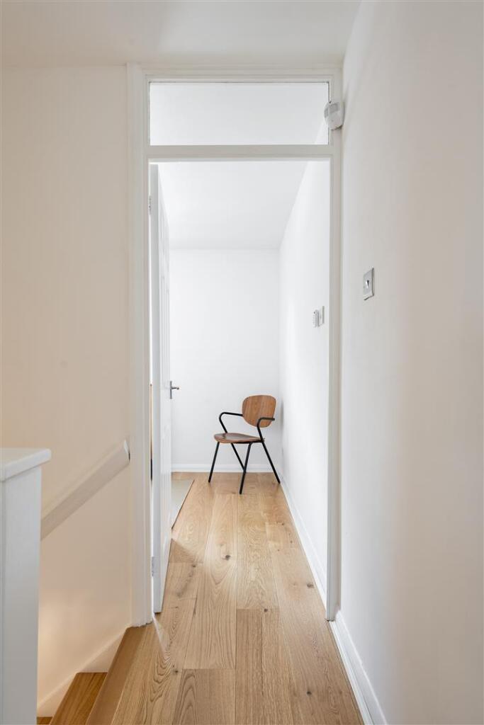 Greenstone Mews, E11