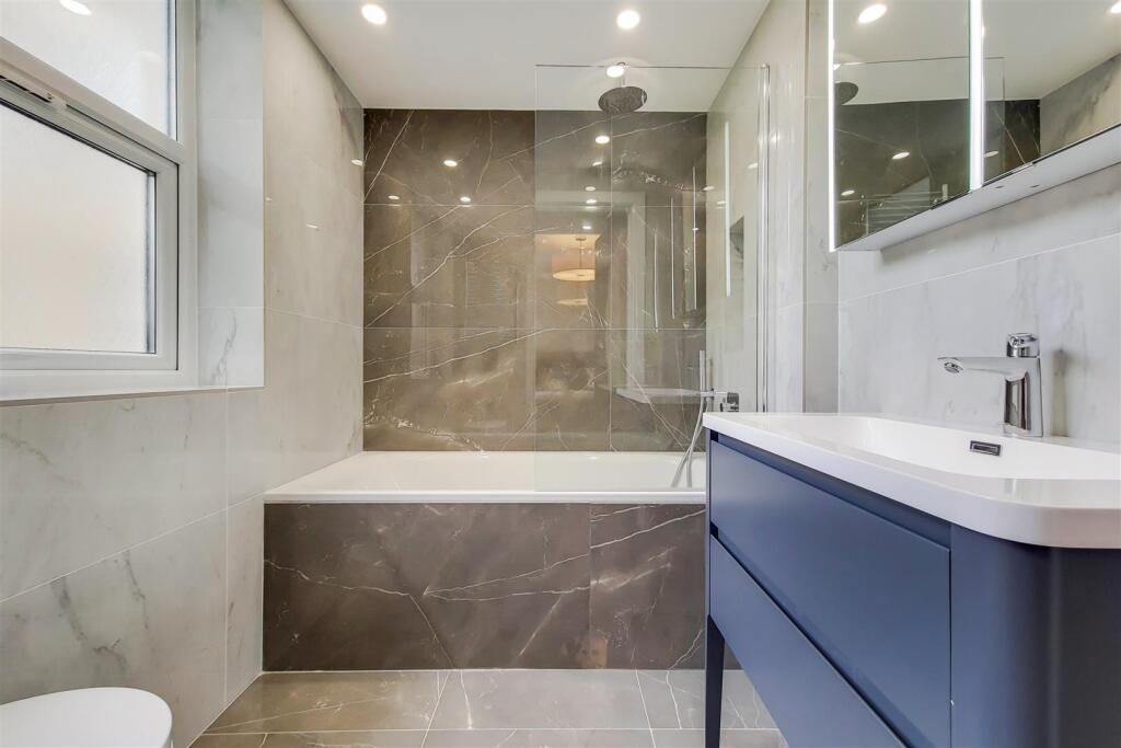 5_Ensuite 2-0.jpg
