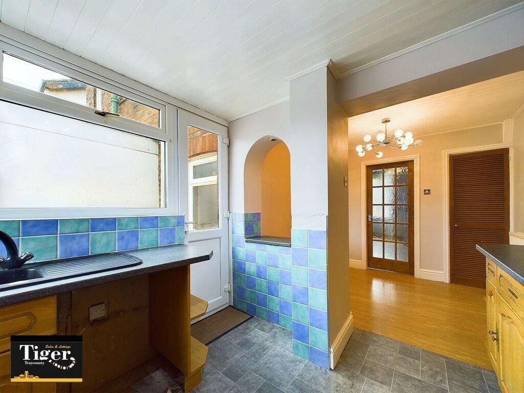 CAM02176G0-PR0366...