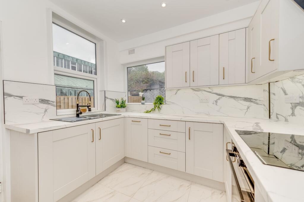 KITCHEN, DINING ROOM AND LOUNGE