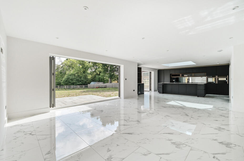 1295998-34-683043...