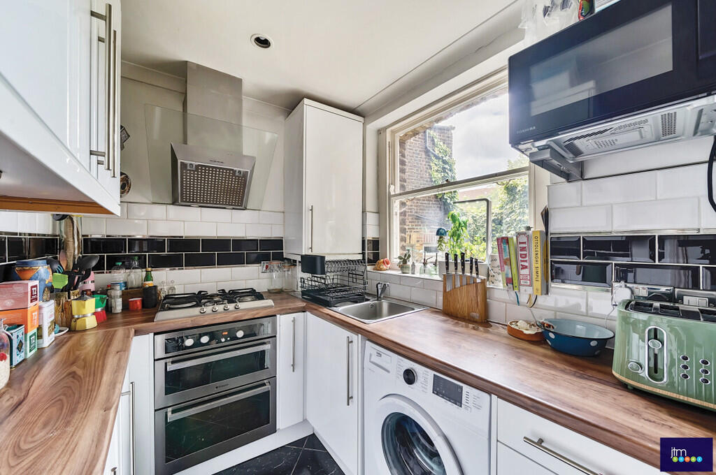 c8b396b8-bf2d-446...