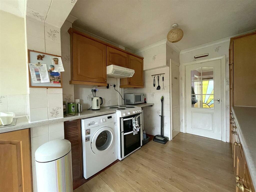 Kitchen (2).jpeg