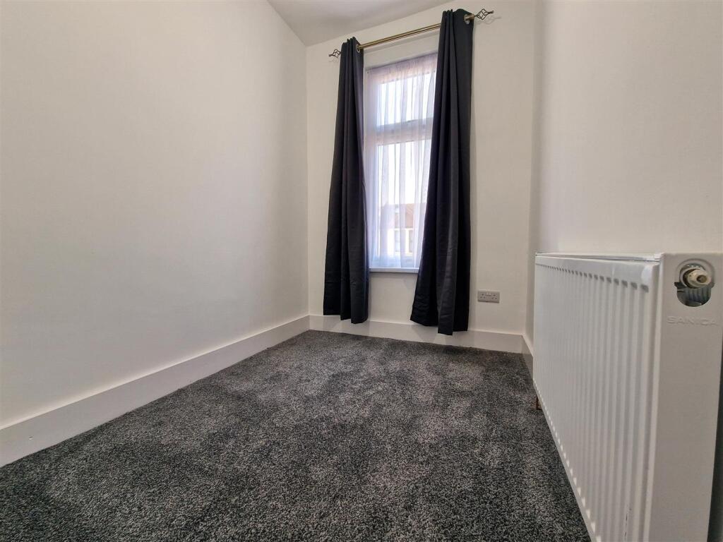 Bedroom 3.jpg