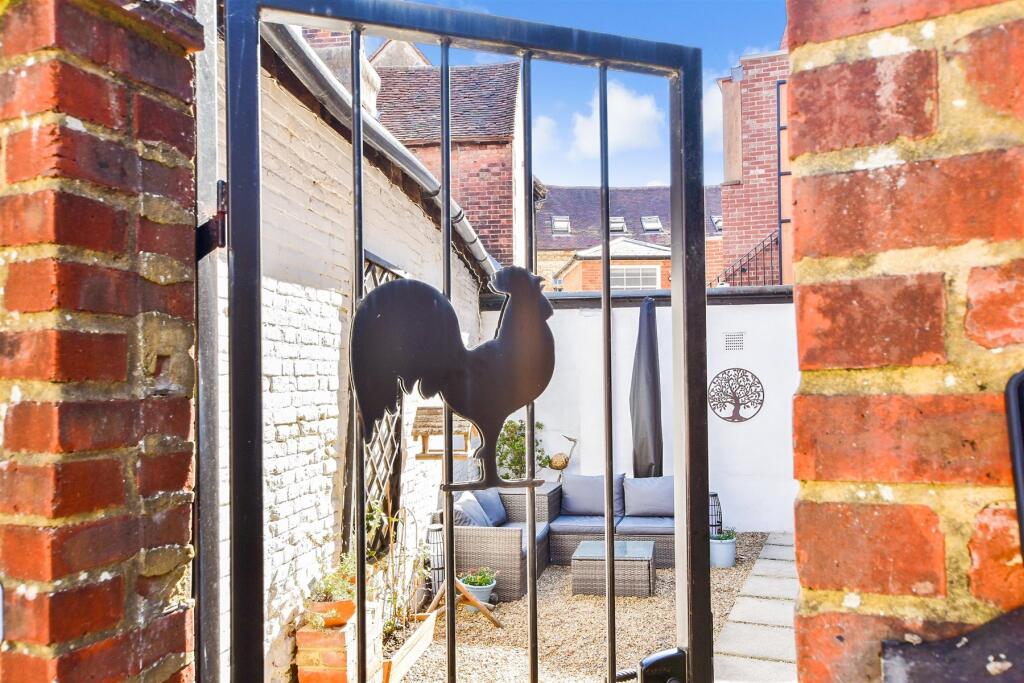 External Lifestyle Photograph