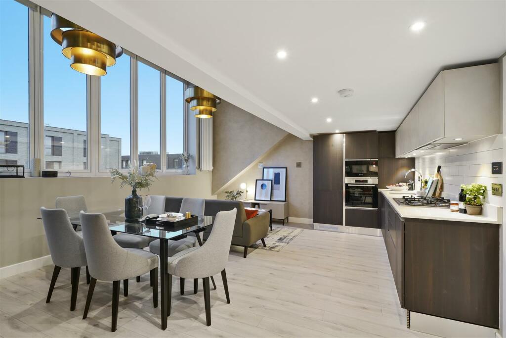 Open Plan Living &amp; Kitchen Area