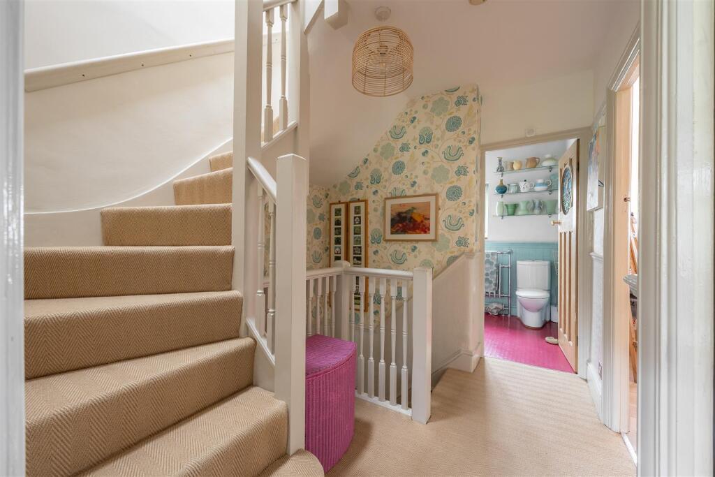 Beacontree Avenue, E17